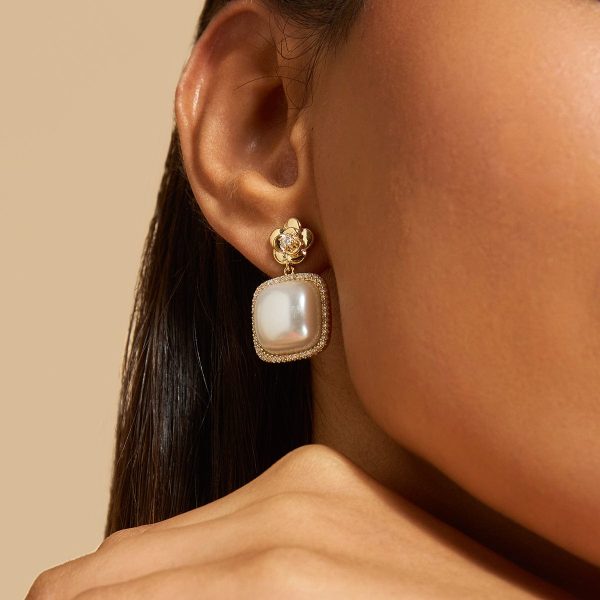 Trendy Pearl Earring 175073 on Sale