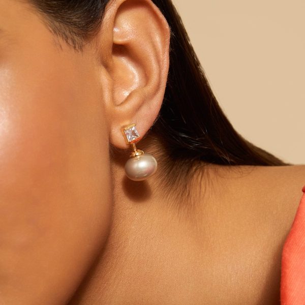 Trendy Pearl Earring 175081 Sale